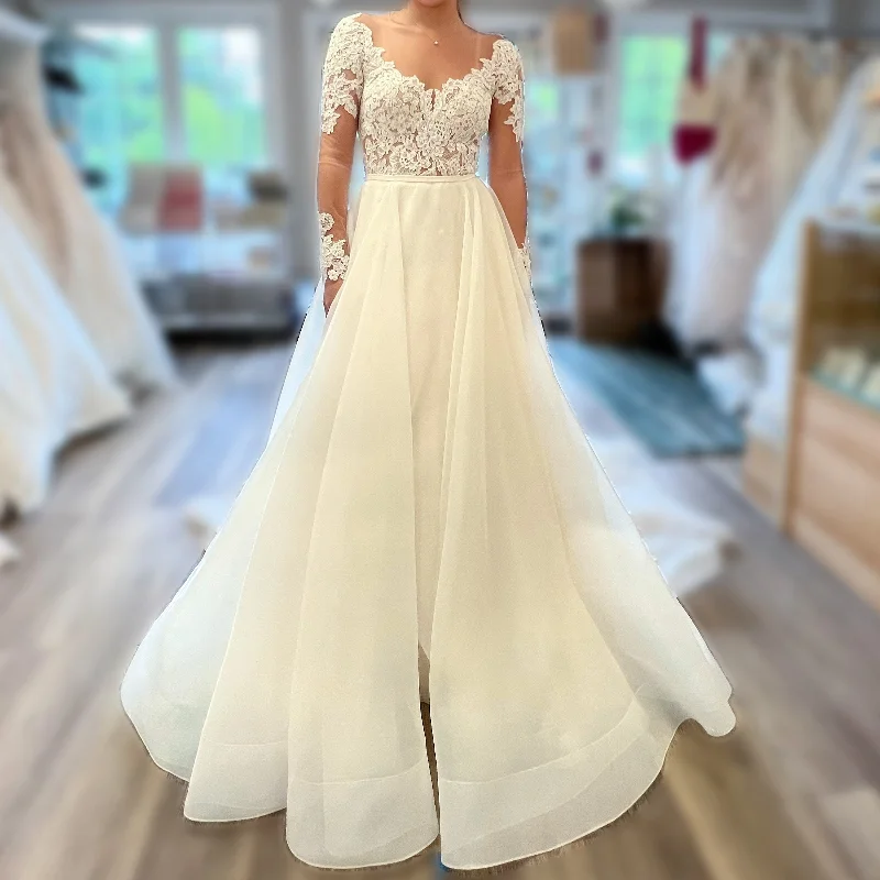 Paloma Blanca 4744 Wedding Dress Sample Chic Bridal Gown