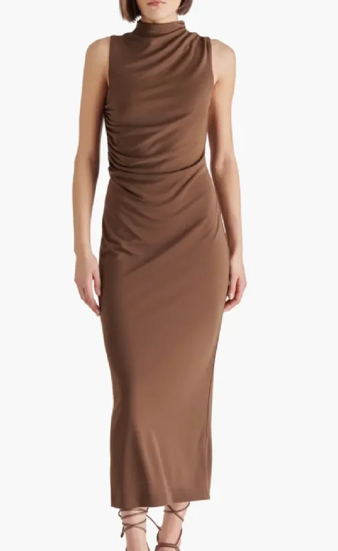 Brown Midi Dress by Steve Madden Best midi dresses for curvy figures