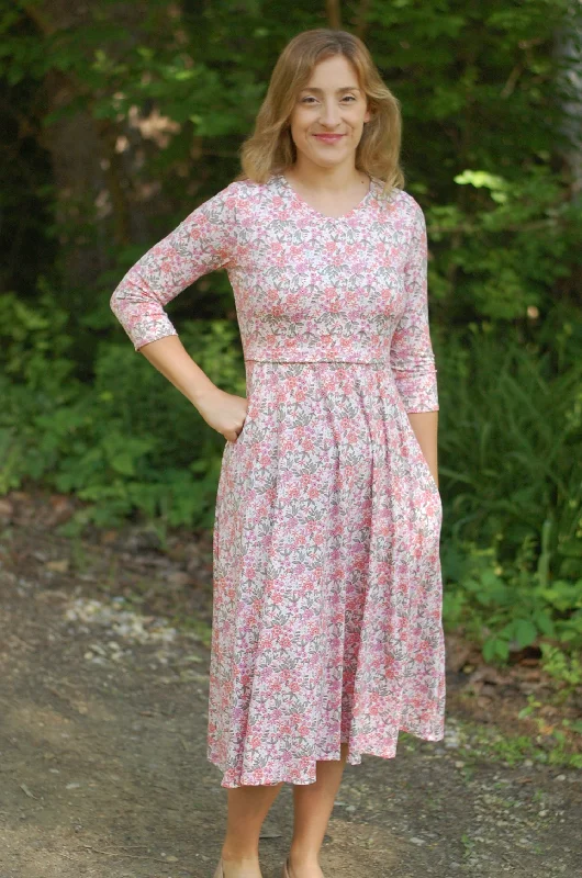 Blushing Blooms Cream Floral V-Neck Twirl Dress Fashion-forward floral dresses